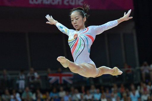 Deng Linlin picked up the gold medal in the women's balance beam final